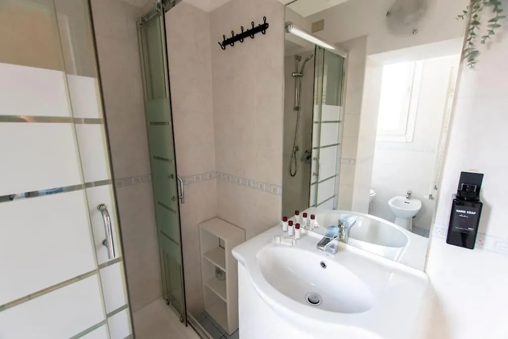 We Home - Watt18 House - Navigli Area Milán 0*,